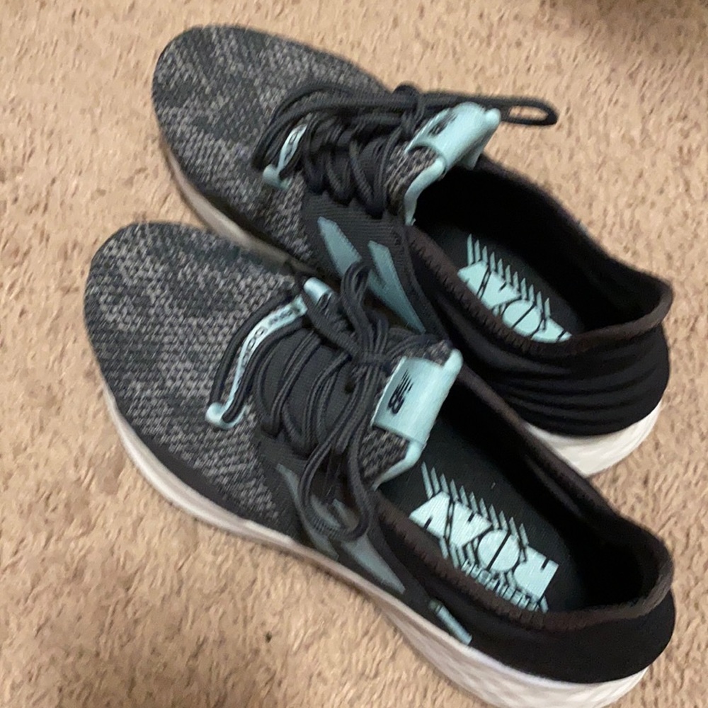 Women’s NB sneakers